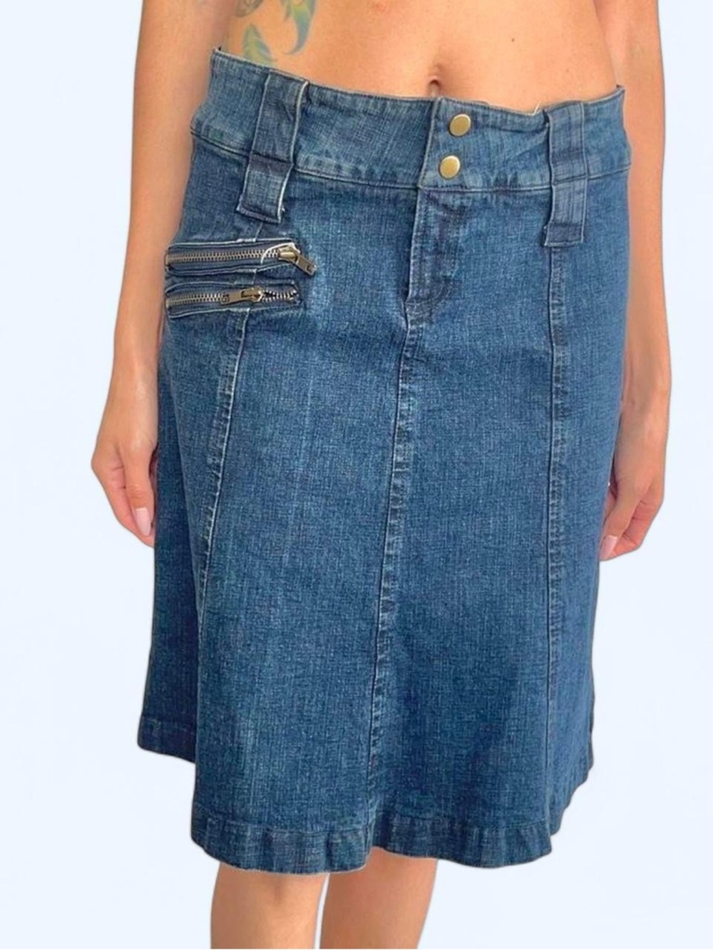 Y2K Denim Skirt w/ Zipper Detail 🔗💙